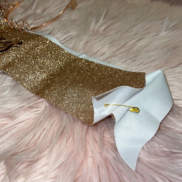 30 & Fabulous Rose Gold Birthday Sash + Crown Set - Picture 3 of 5